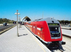BT-PR-20101022-Israel_Railways_double-deck_coaches