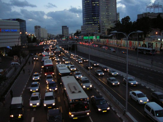 Begin_Road_TA_Traffic_Jam-560x419