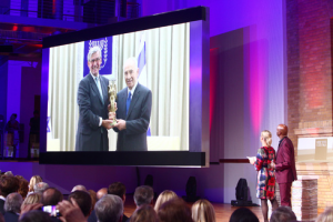 Peres_Goldene_Victoria