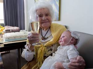 eleonore-kastner-besser-bekannt-als-oma-ella-feiert-ihren-1265918h