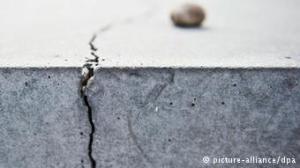 Risse im Berliner Holocaust-Mahnmal