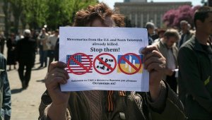 Ukrainische Armee kämpft mit Neonazis gegen eigenes Volk.