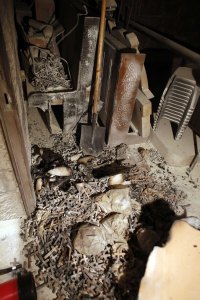 Brandspuren in Jerusalemer Dormitio-Abtei: Kurz vor dem Ende des Besuchs von Papst Franziskus in Israel ist auf dem Zionsberg ein Brandanschlag auf eine der wichtigsten katholischen Kirchen der Stadt verübt worden. (AFP)