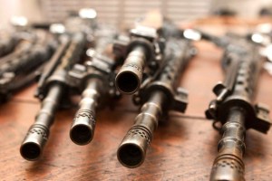 Für 191 Millionen Dollar ins Ausland verkauft: Schweizer Waffen. (Archivbild) Bild: Keystone