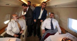 Masch'al im Privatjet: Dieses Bild von 2013 wurde jetzt über Twitter verbreitet. Foto: Twitter