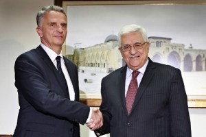 Didier Burkhalter mit Palästinenserpräsident Machmud Abbas. Quelle: Keystone 
