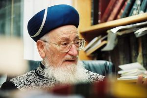 Portrait of rabbi Mordechai Eliyahu