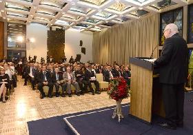 rBHRdTv5Xz8grencFfiLEw